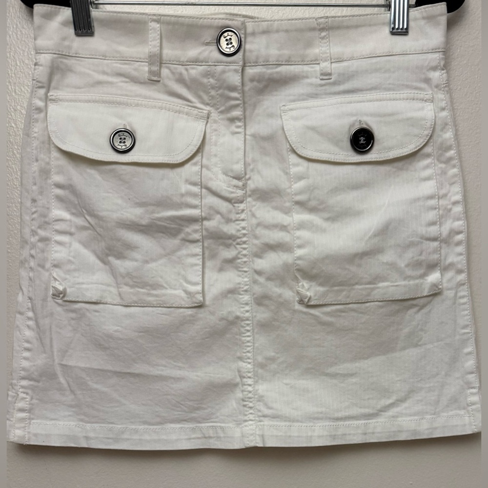 Burberry White Mini Skirt with Front Flap Pockets